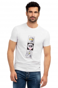 White t-shirt