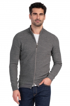 Slim body grey sweater