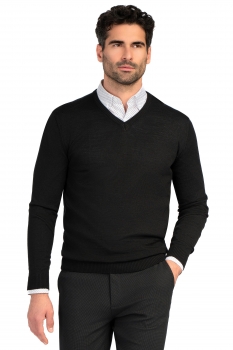 Slim body black sweater