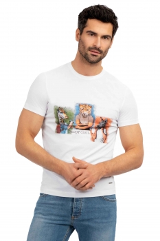 White geometric t-shirt