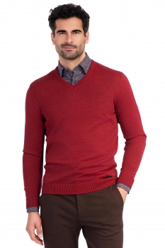 Slim body red sweater