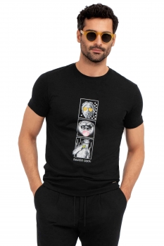 Black t-shirt