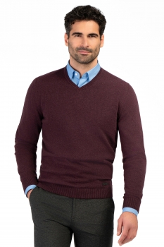 Slim body burgundy sweater