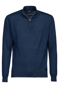 Slim body blue sweater