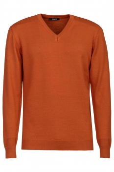 Slim body orange sweater
