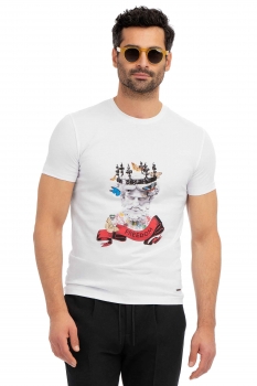 White t-shirt