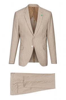 Slim body beige stripe suit