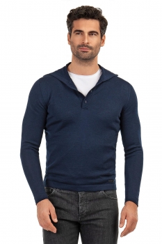 Slim body navy sweater