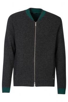 Slim body grey sweater