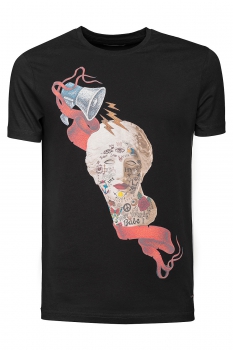 Black t-shirt