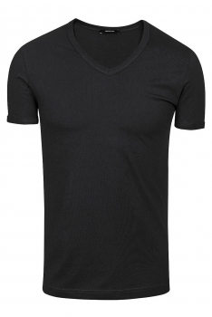 Black t-shirt