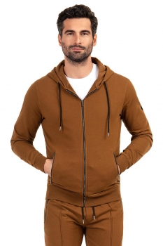Slim body brown sweater
