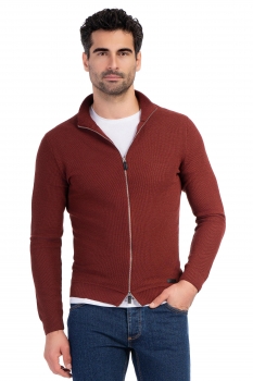 Slim body orange sweater