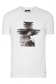 White t-shirt
