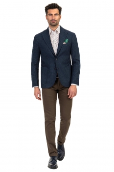 Slim body brown plain trousers